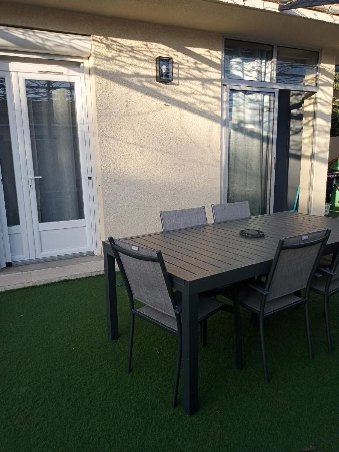 Villa J Et V Bédarrides Dış mekan fotoğraf